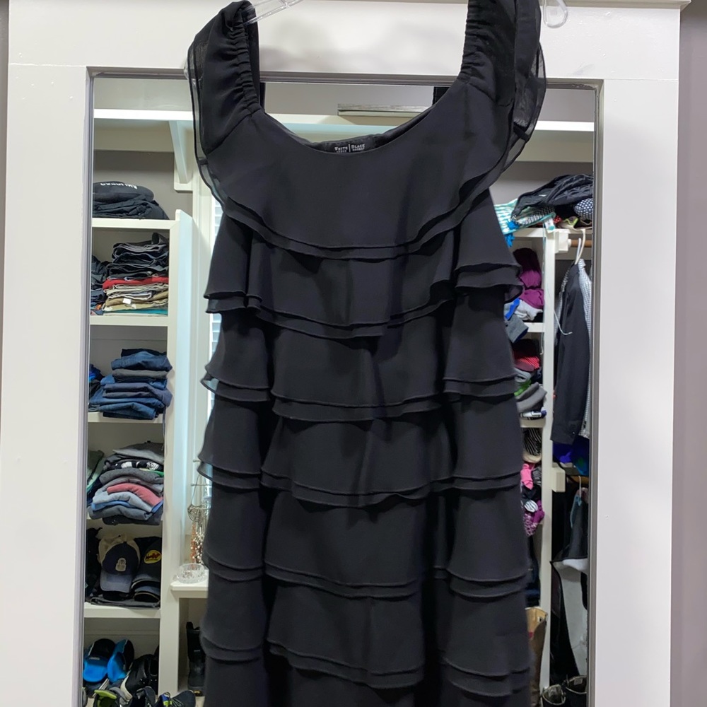 BARELY WORN ruffle White House Black Market dress
